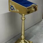 Аналой вівтарний (лиття) на підставці 45х45 см